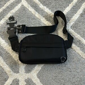Steve Madden belt bag